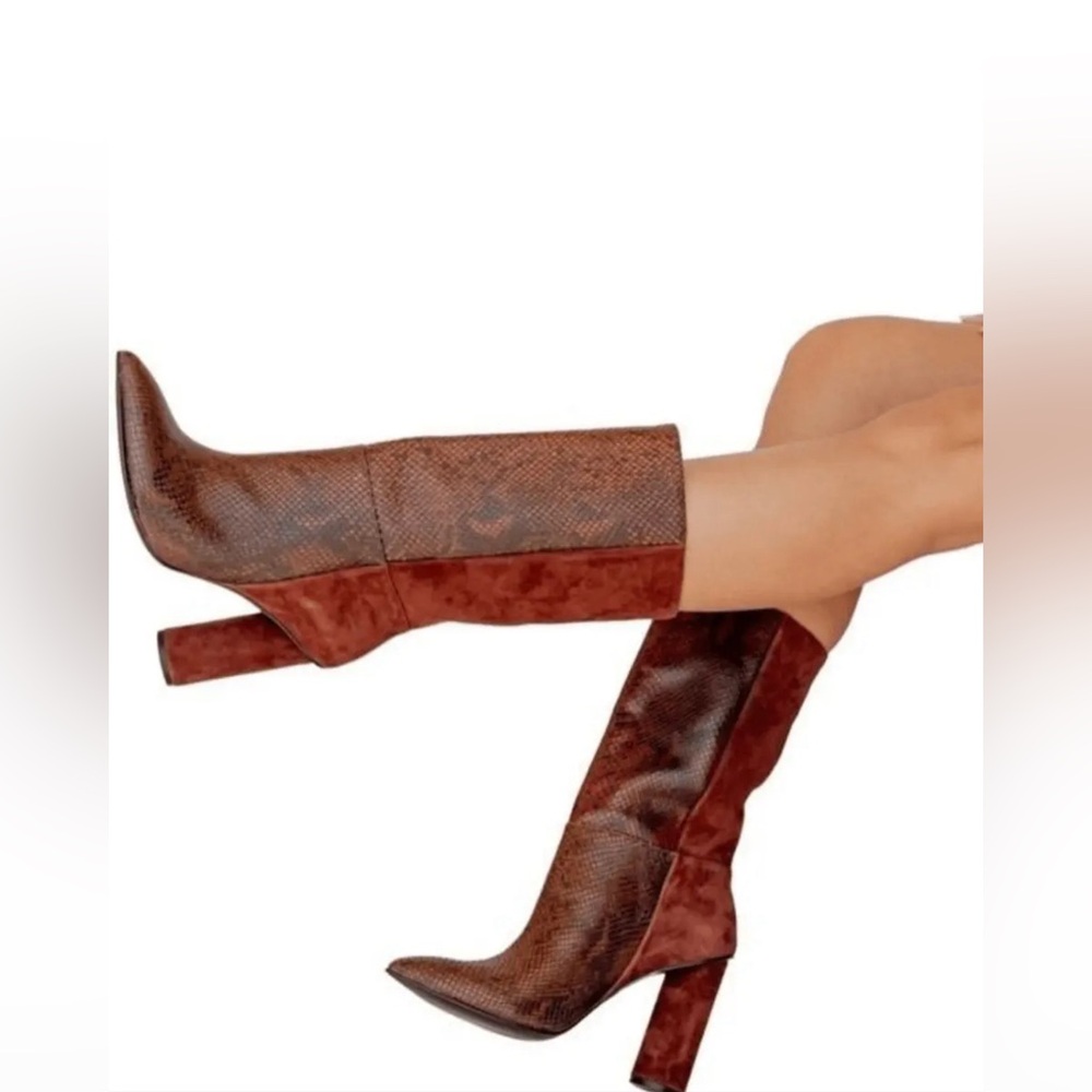 42 Gold Kolby Boots Brown Snake Skin Suede Boots, Size 7.5 38 Worn once